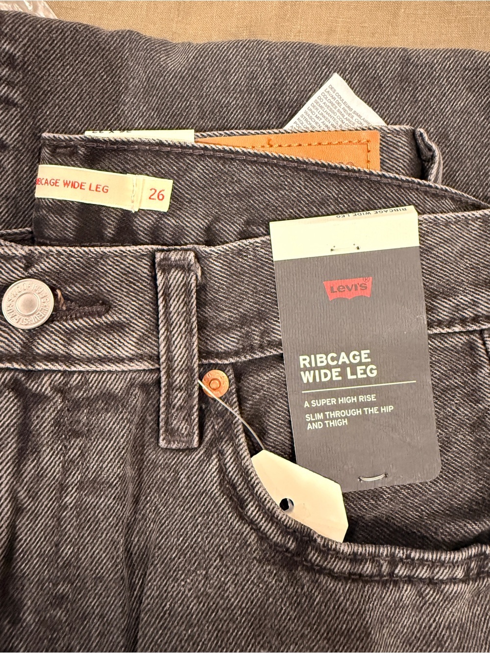 NWT Levi’s Ribcage Wide Leg Jeans Swipe Up Black W26 L32 - Picture 5 of 6